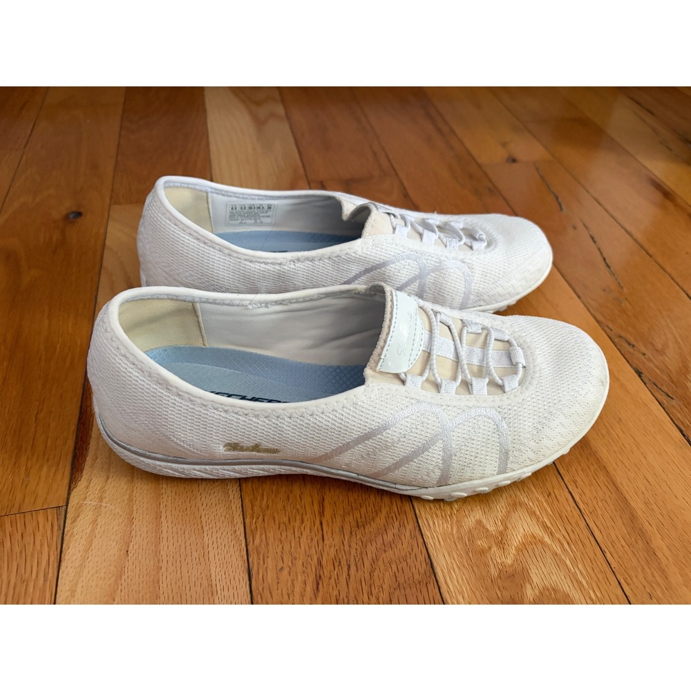 Skechers‎ Women's Breathe Easy sneakers white size 8.5